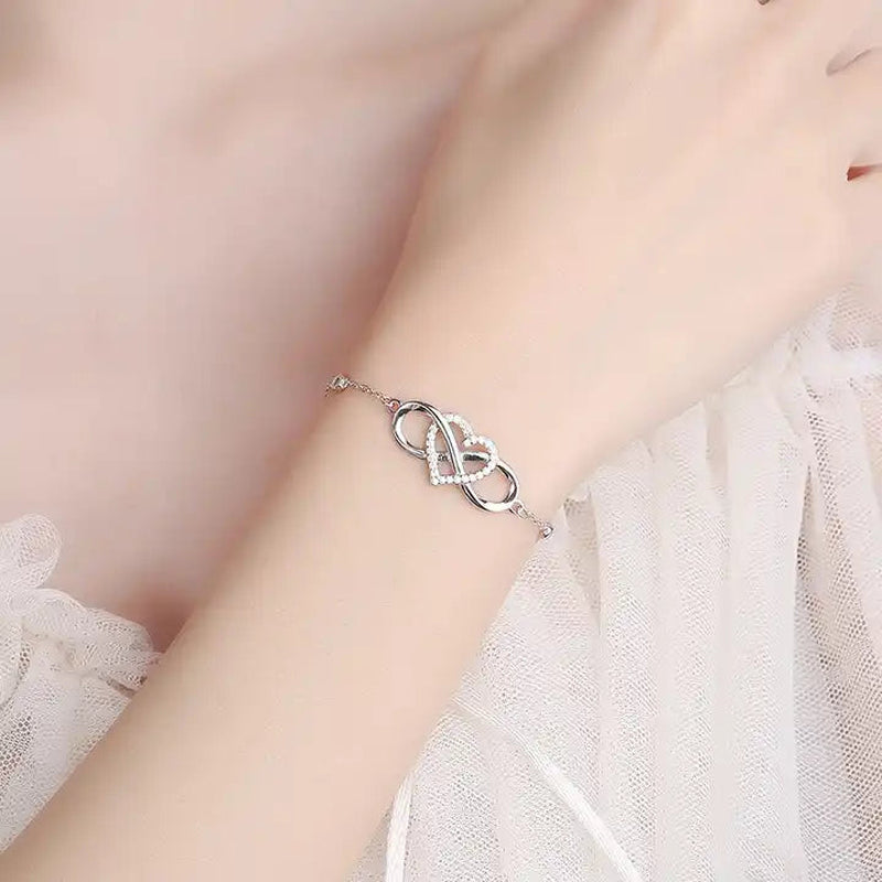 Eternal Love Heart Bracelet - Timeless Silver Jewelry for Any Occasion