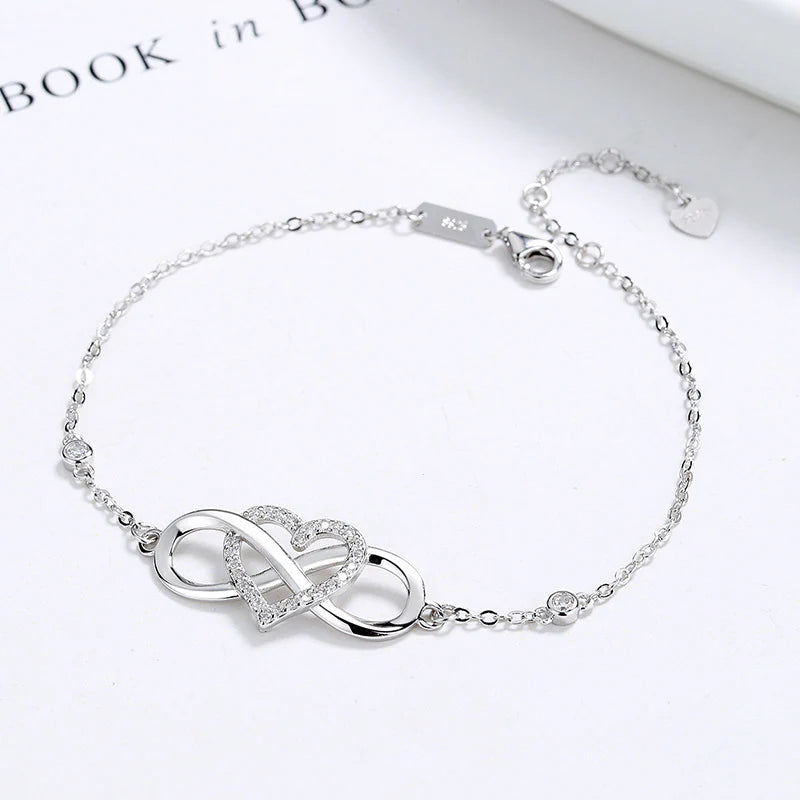 Eternal Love Heart Bracelet - Timeless Silver Jewelry for Any Occasiont