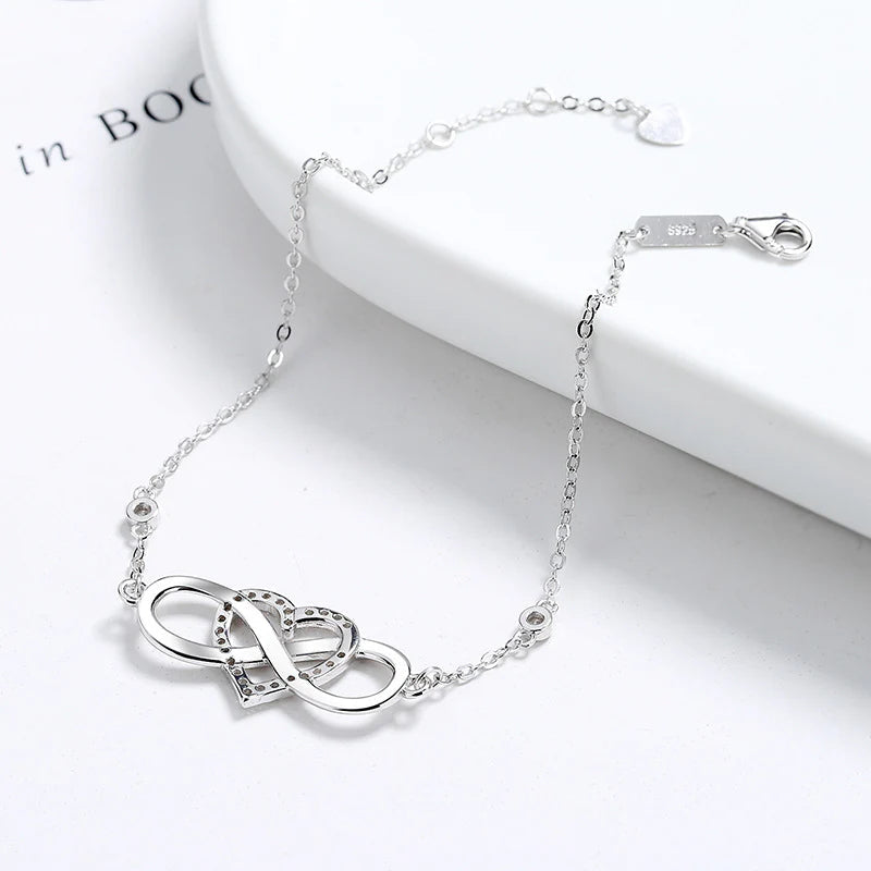 Eternal Love Heart Bracelet - Timeless Silver Jewelry for Any Occasion